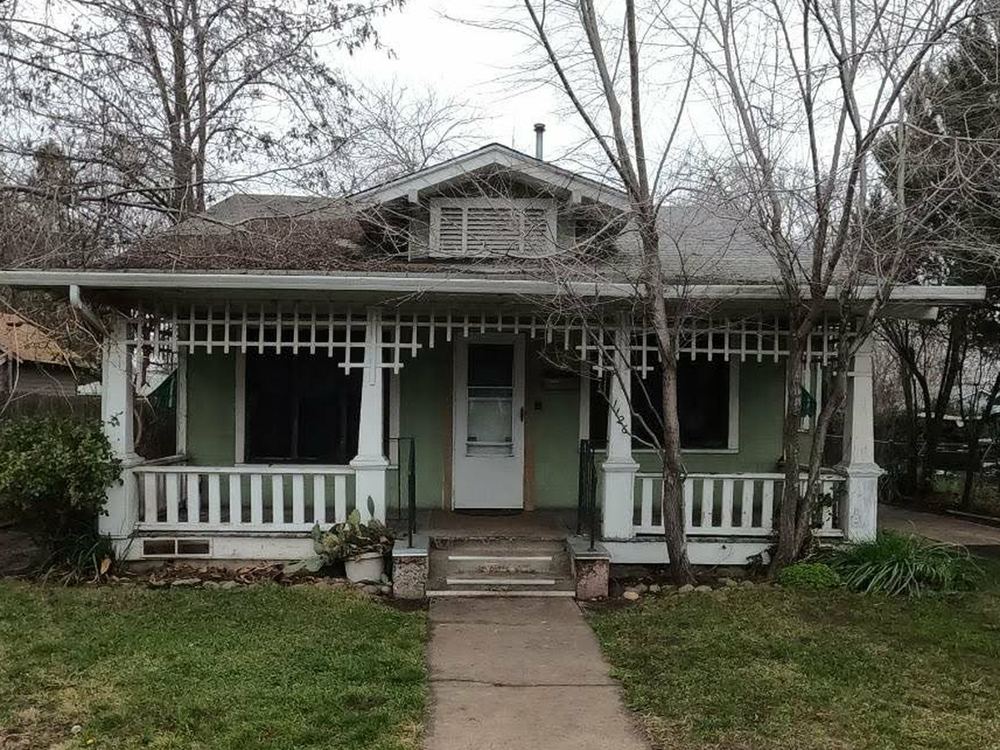 W 9th St, Medford &mdash; before rehab